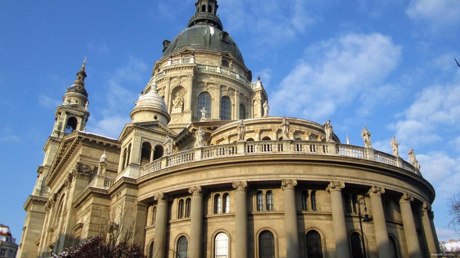 Luxe With Pool, Parking & Ac Apartamento Budapest