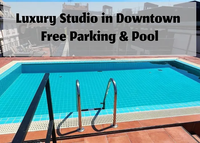 Luxe Studio With City Center Vibe